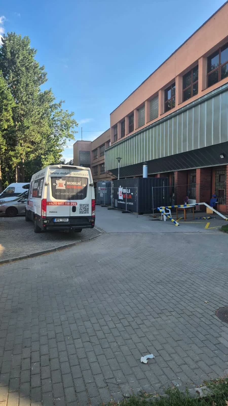 Mobilná kotolňa pri internátoch v Brne