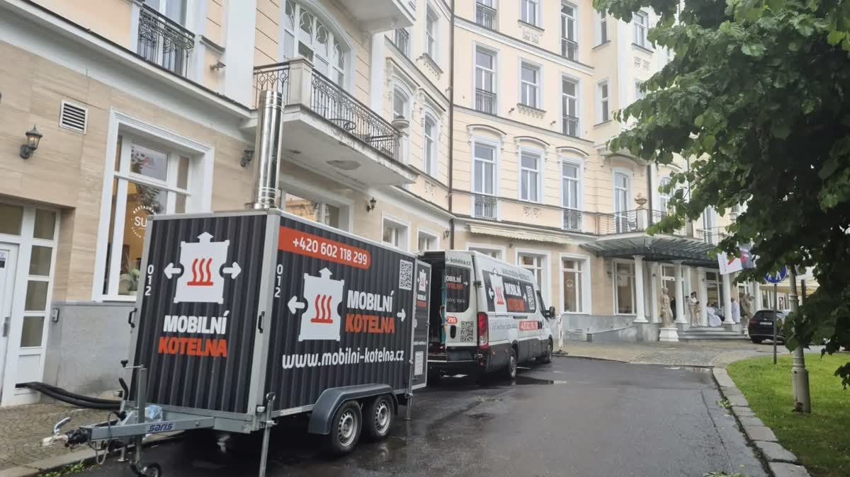 Mobilná kotolňa pri hoteli v Mariánskych Lázňach